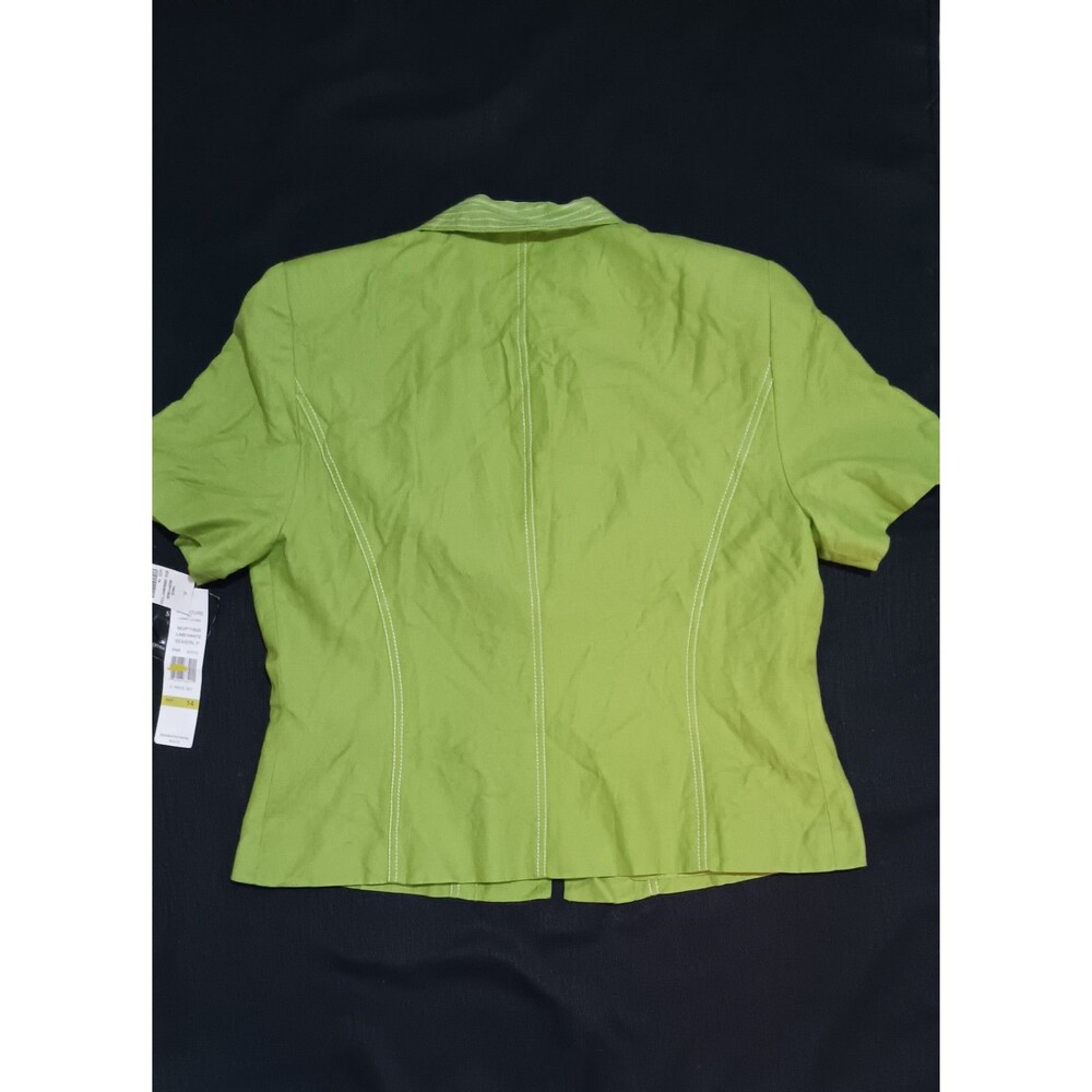 Womans Jacket - Picture 4 of 4